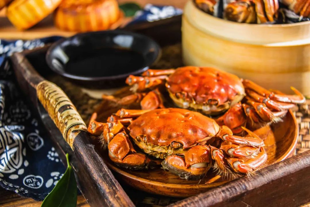 第一个吃螃蟹的人最后怎么样了？当然是“真香”啦！