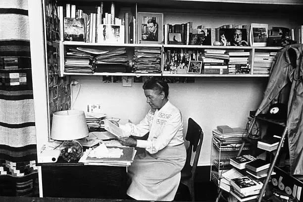 用一间书房抵抗人生的苦难