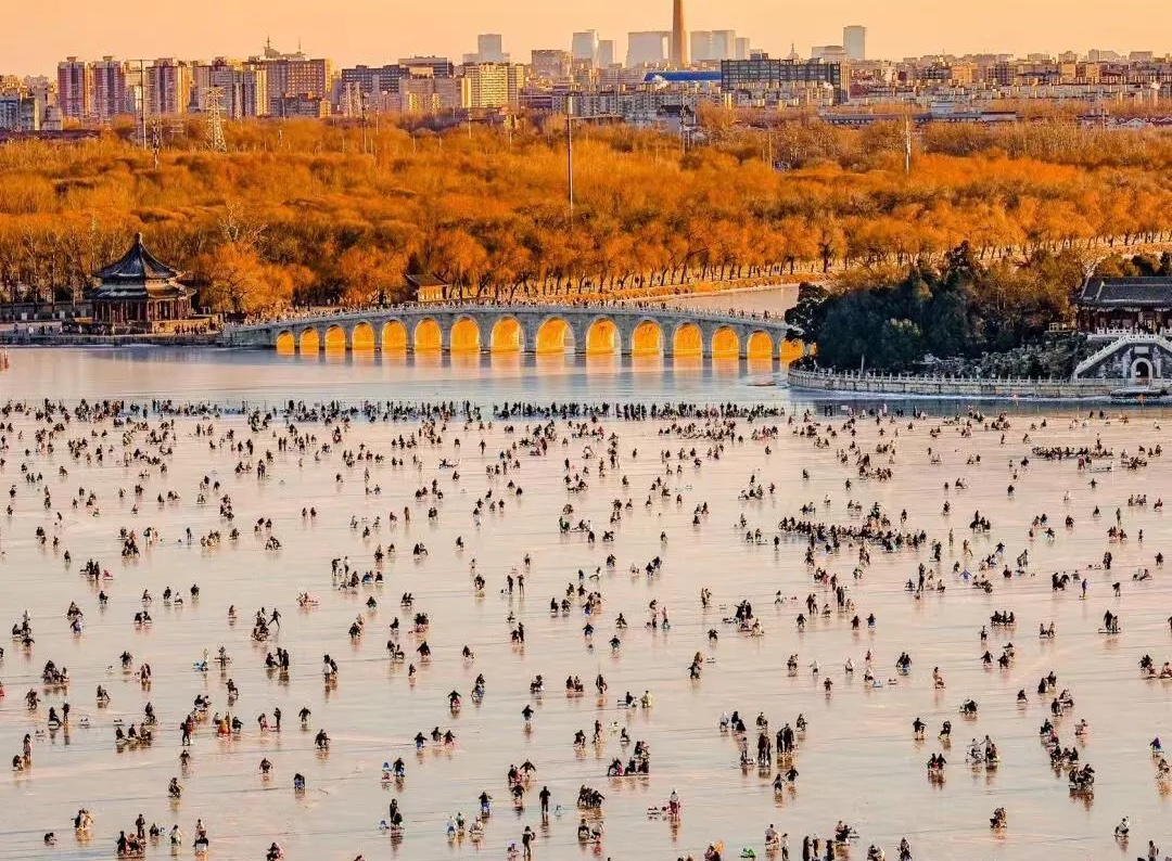 冬天的北京，每天都是一幅《冰嬉图》
