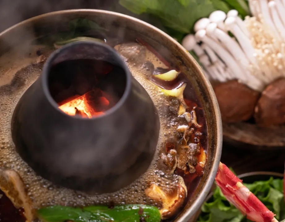 唯有铜锅涮肉，和冬天的北京最相配